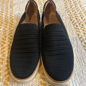 9.5 SOUL NATURALIZER Kemper slip-on sneakers.
